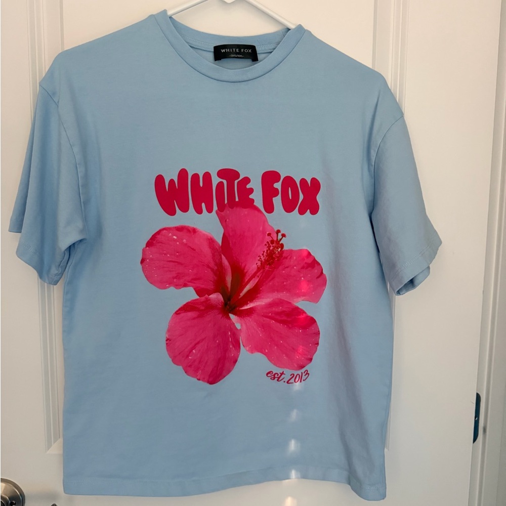 White Fox 3XS/XXS Oversized Baby Blue Tee Like New - Picture 6 of 8